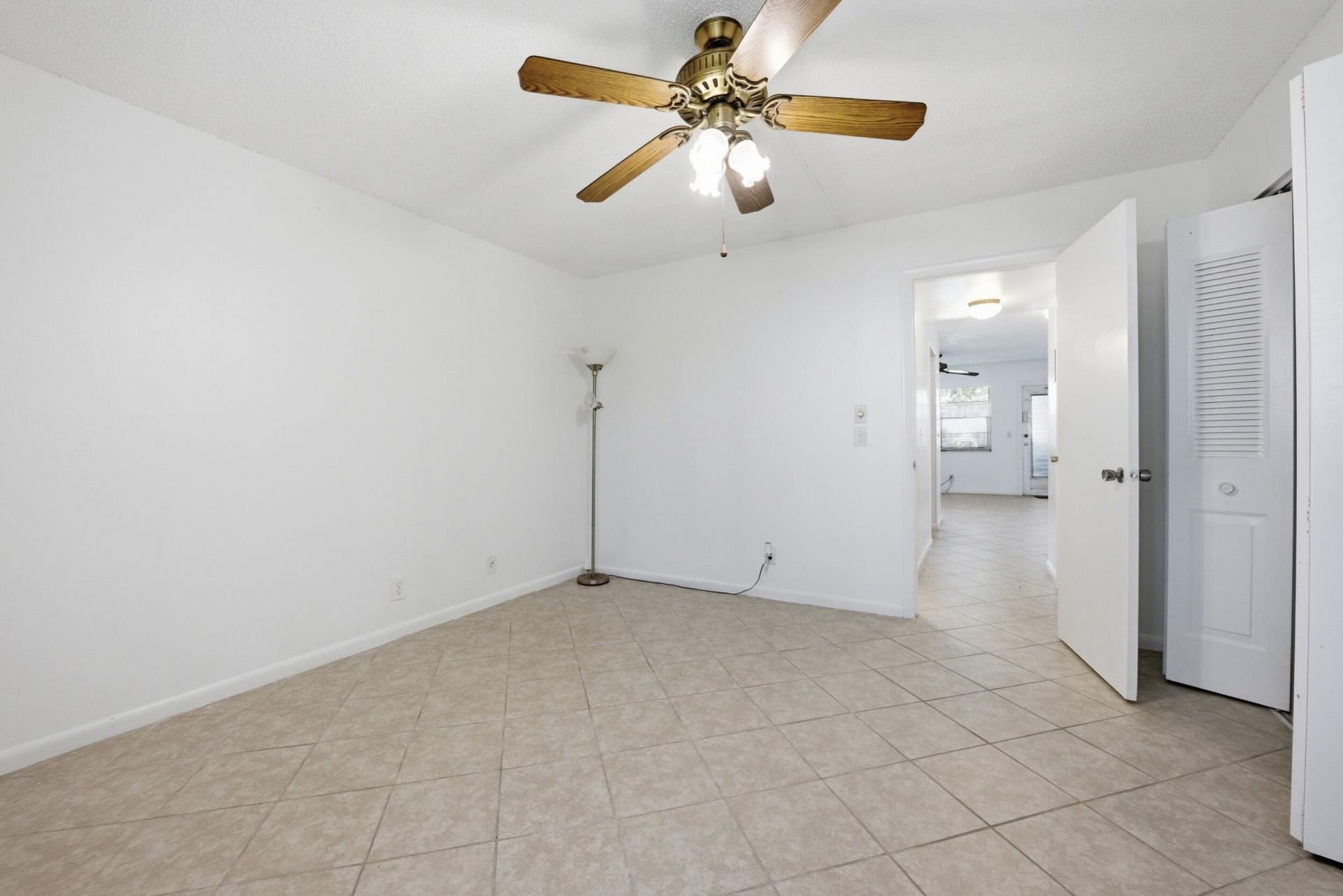 98 E Cambridge E, West Palm Beach, FL 33417 Photo