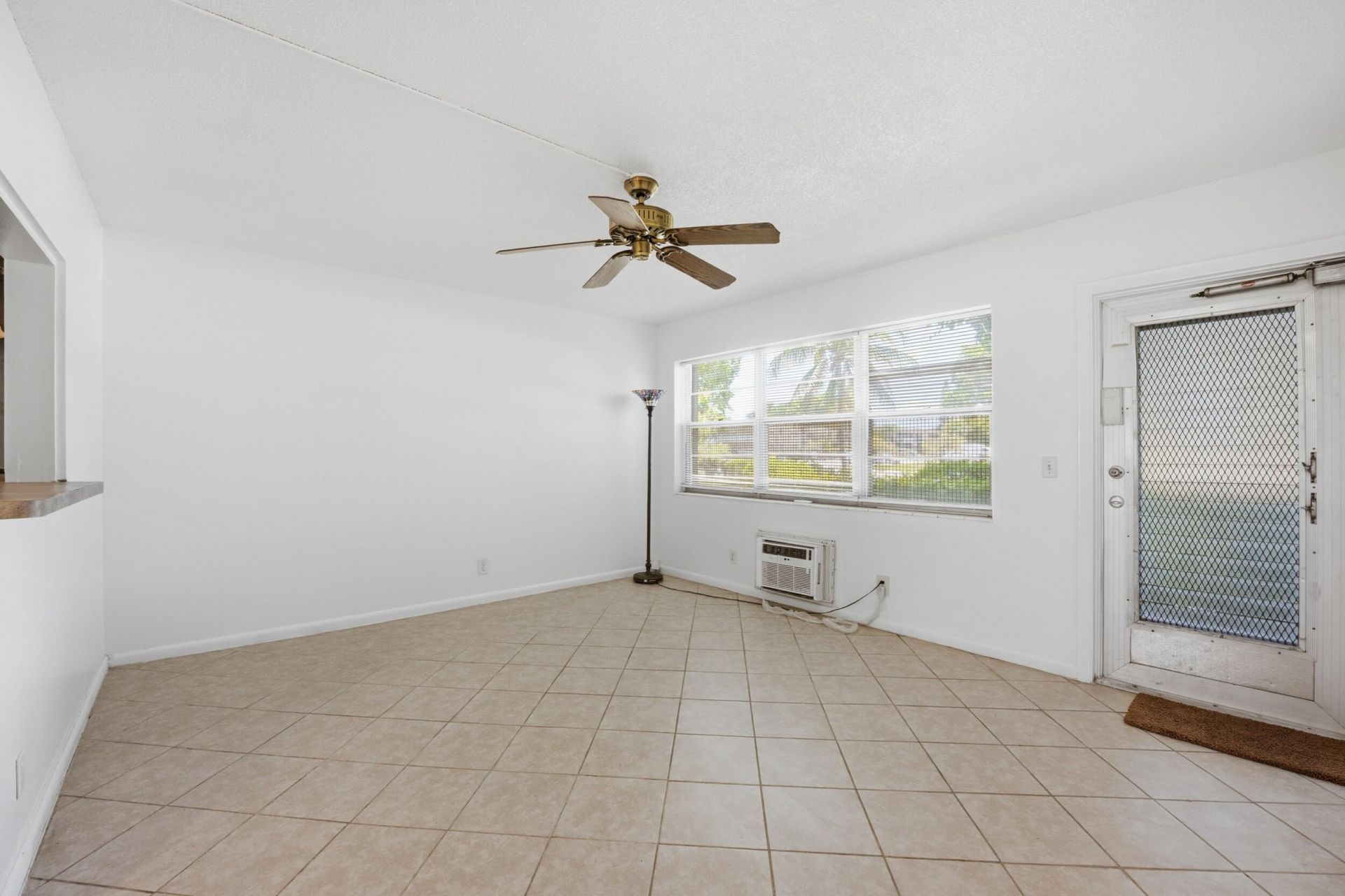 98 E Cambridge E, West Palm Beach, FL 33417 Photo
