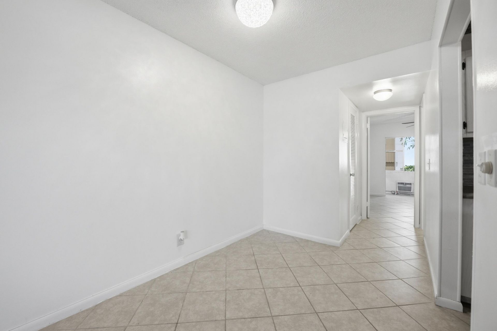 98 E Cambridge E, West Palm Beach, FL 33417 Photo