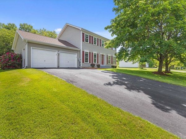 18 Fairview Drive, Essex Junction, VT 05452