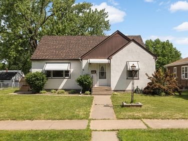 1975 Fremont Avenue E, Saint Paul, MN 55119