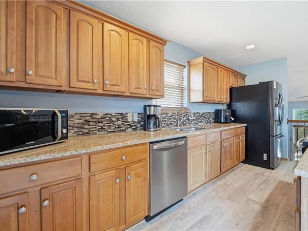 12208 N SHANNON Avenue, Kansas City, MO 64163