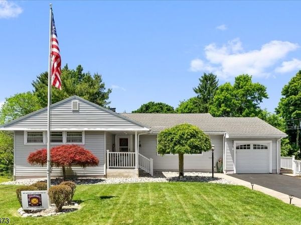 62 New St, Hampton, NJ 08827