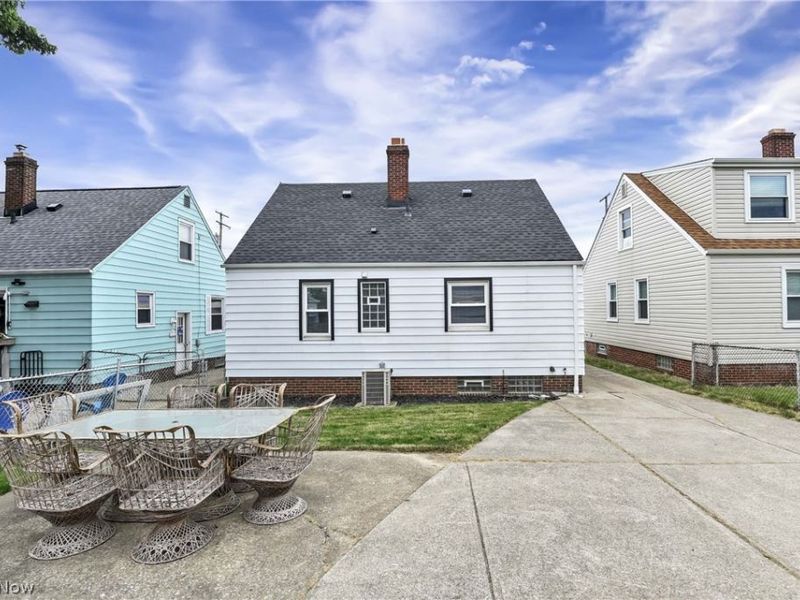 6207 Delora Avenue, Brooklyn, OH 44144 Photo 4