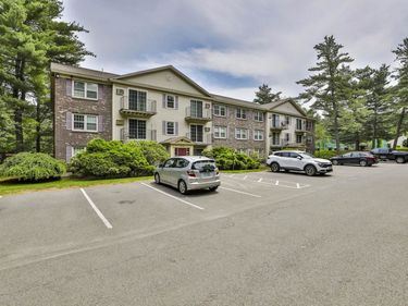6 Autumn Leaf Drive, Unit 20, Nashua, NH 03060
