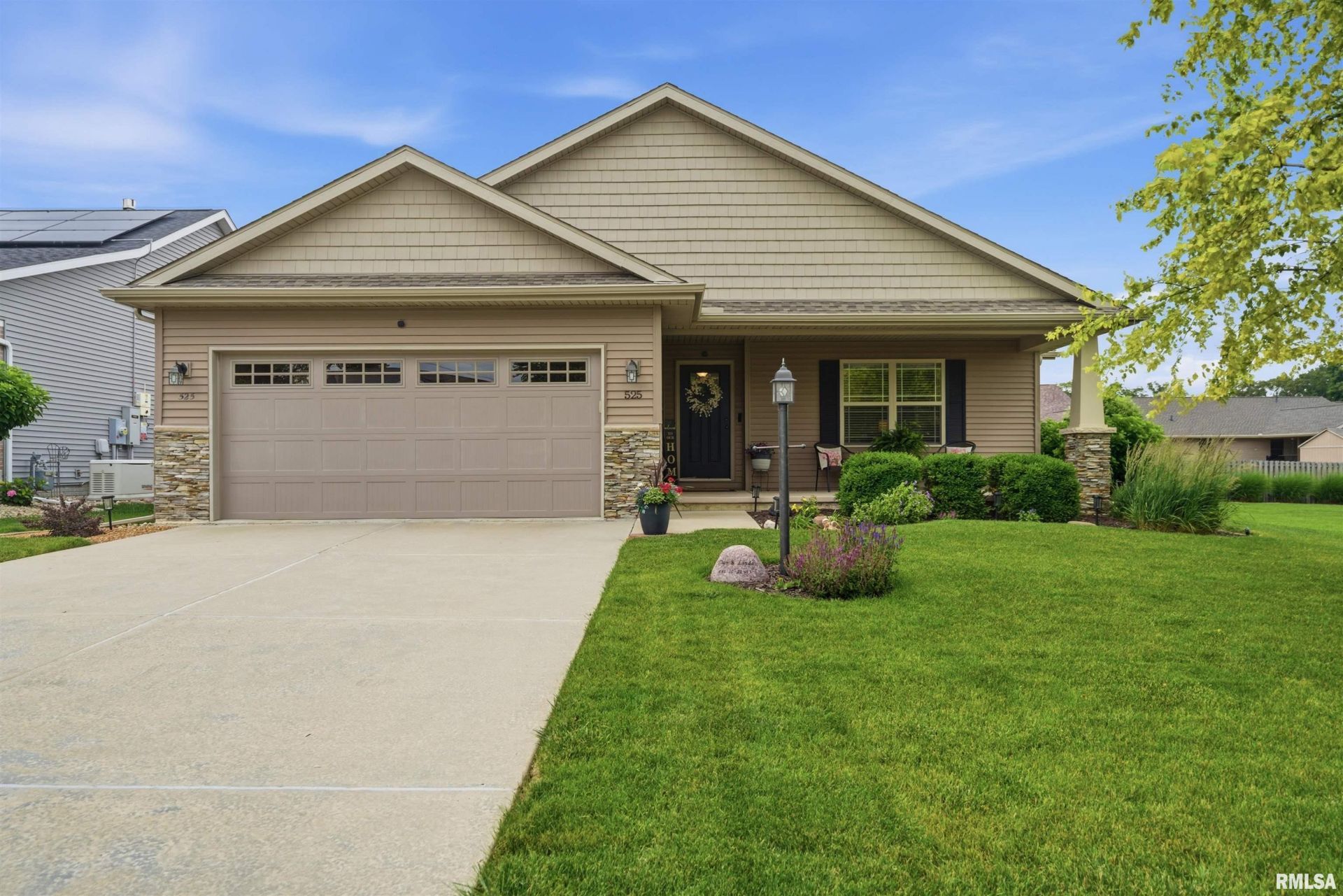 525 Cottonwood Circle, East Peoria, IL 61611 Main Photo