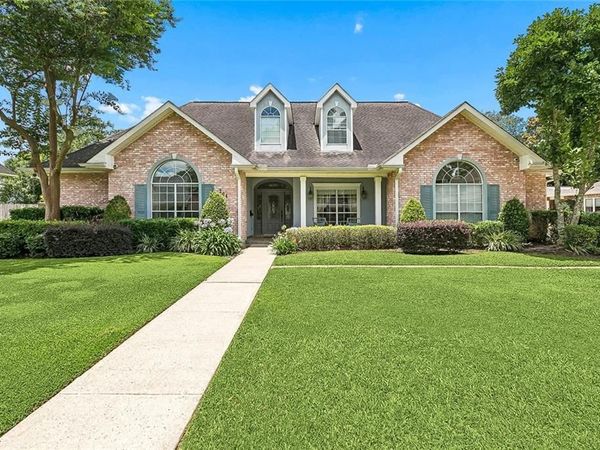 304 HAWTHORNE Street, Gretna, LA 70056