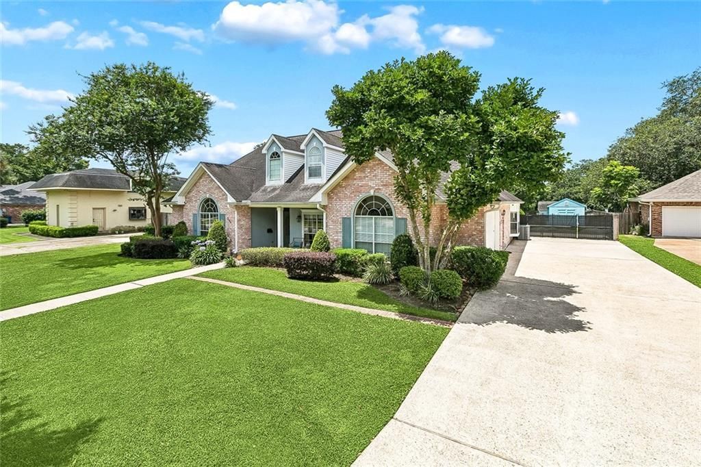 304 HAWTHORNE Street Gretna, LA 70056