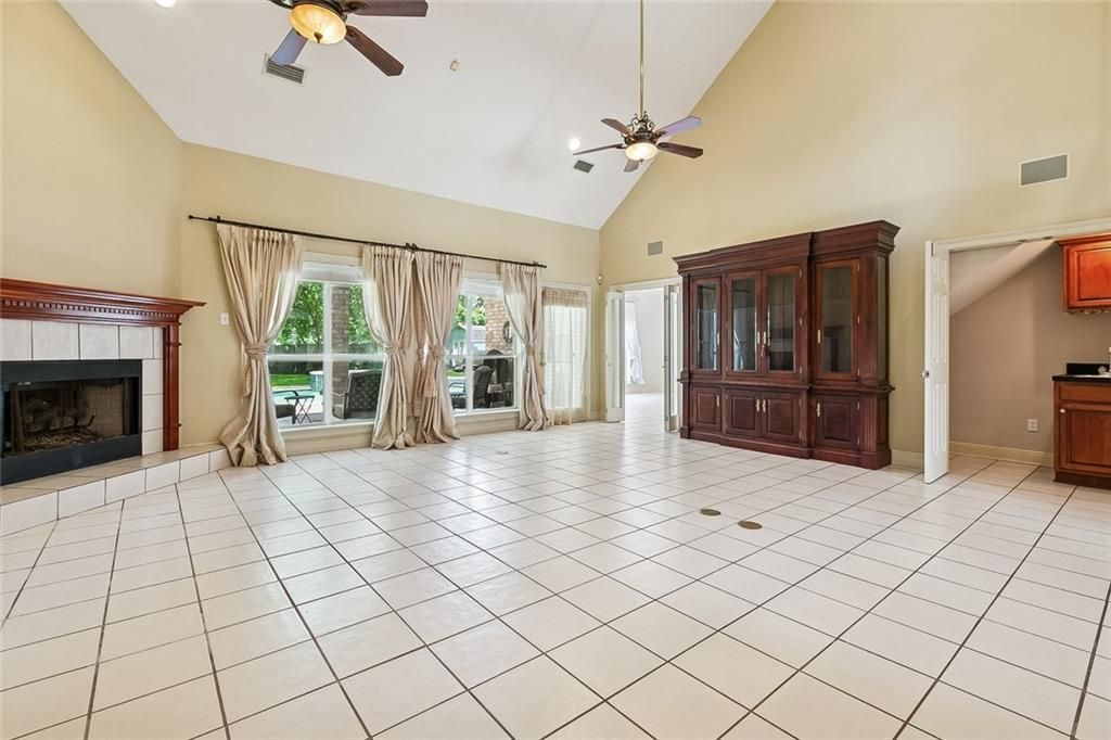 304 HAWTHORNE Street Gretna, LA 70056