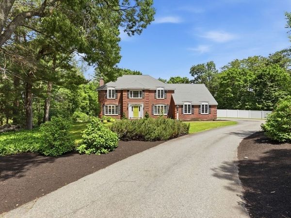 39 Smithshire Estates, Andover, MA 01810