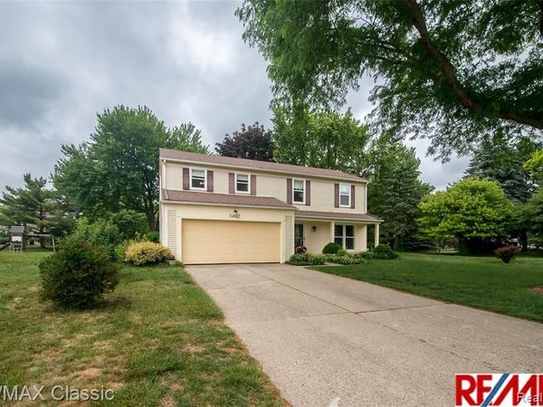 34682 Bunker Hill Drive, Farmington Hills, MI 48331