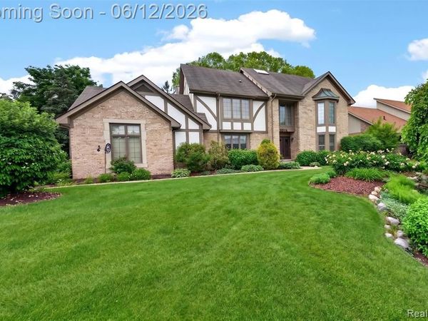 30693 Huntsman Drive E, Farmington Hills, MI 48331