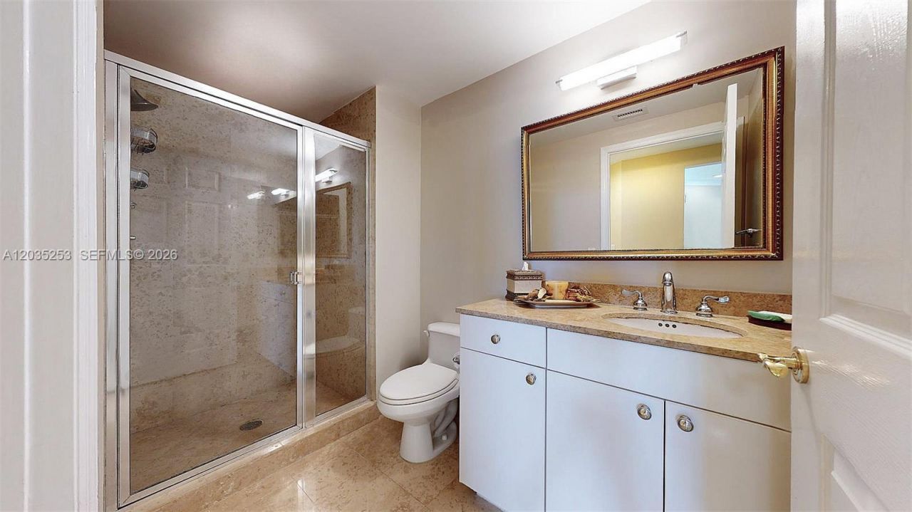 4779 Collins Ave , Unit 2708, Miami Beach, FL 33140 Photo