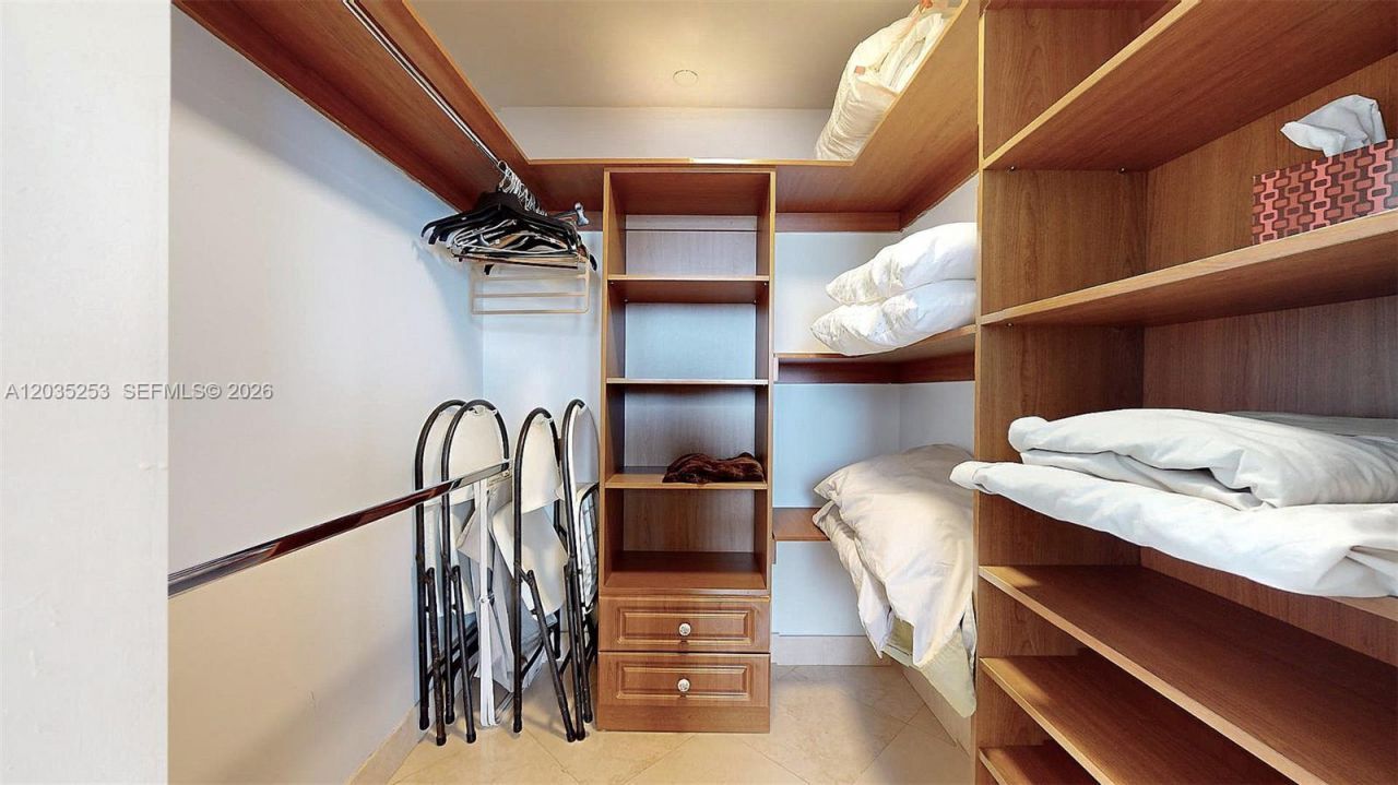 4779 Collins Ave , Unit 2708, Miami Beach, FL 33140 Photo