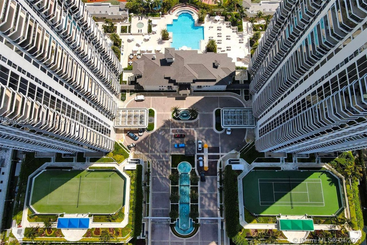 4779 Collins Ave , Unit 2708, Miami Beach, FL 33140 Photo