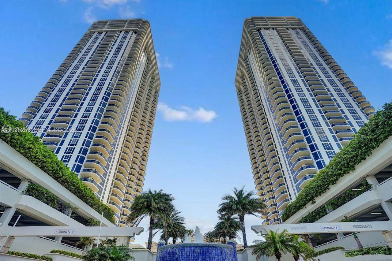 4779 Collins Ave , Unit 2708, Miami Beach, FL 33140 Photo
