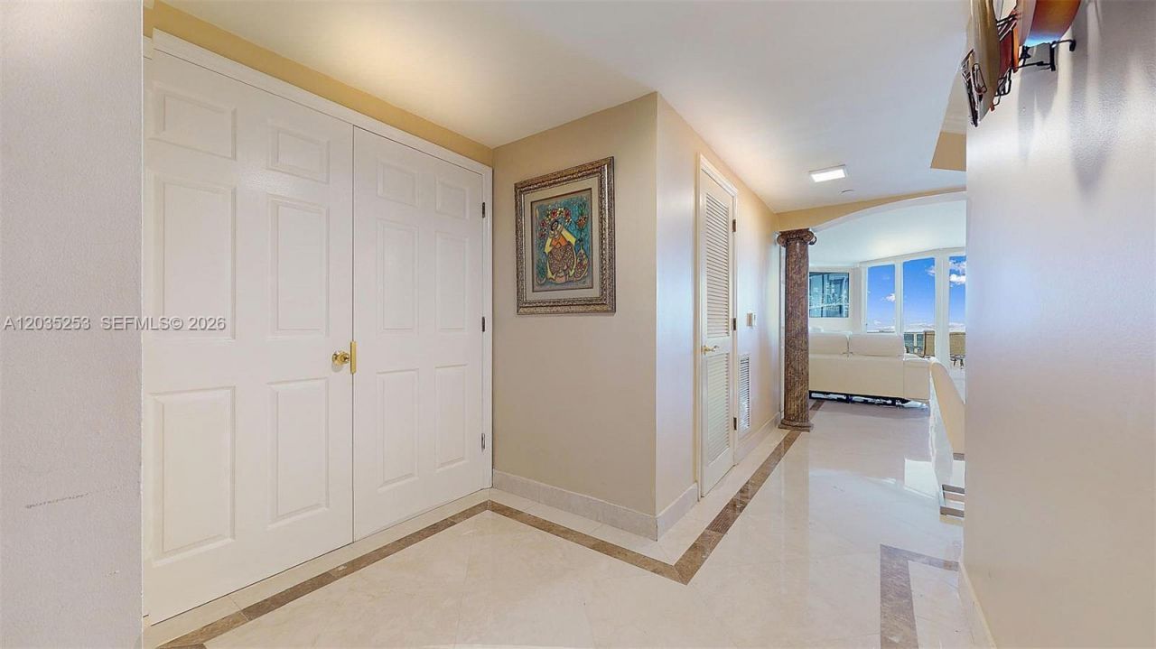 4779 Collins Ave , Unit 2708, Miami Beach, FL 33140 Photo