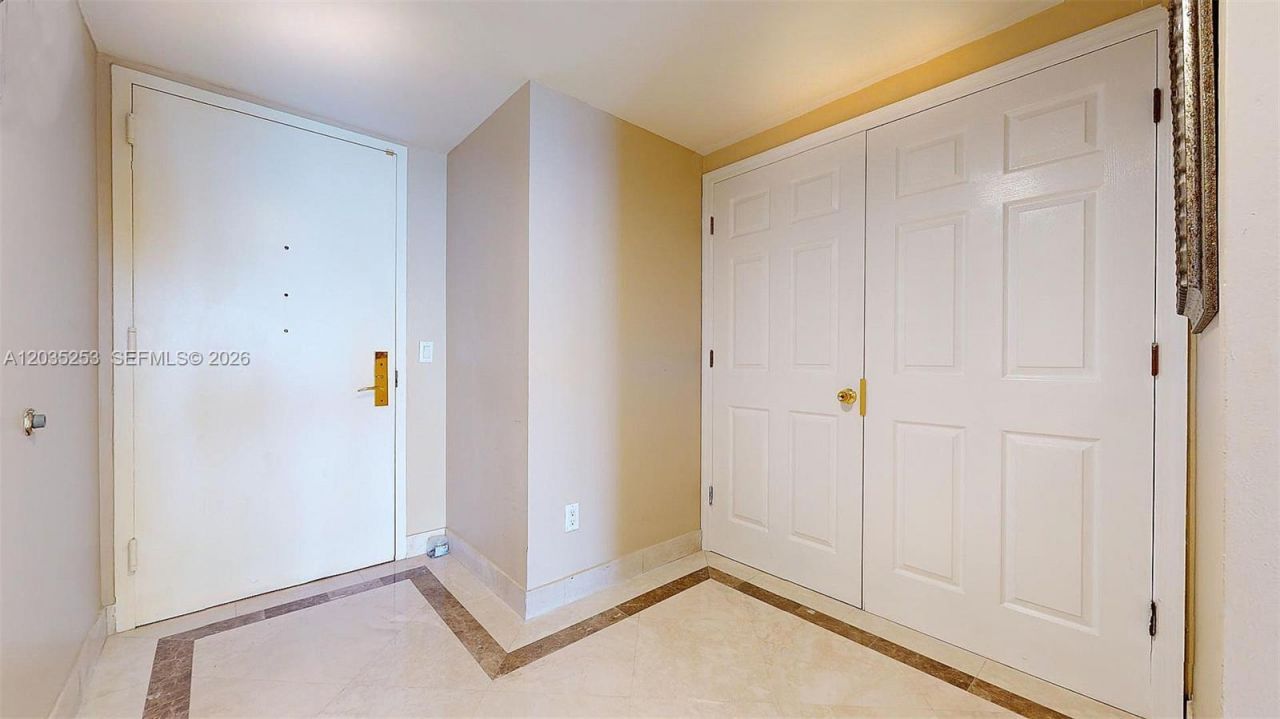 4779 Collins Ave , Unit 2708, Miami Beach, FL 33140 Photo
