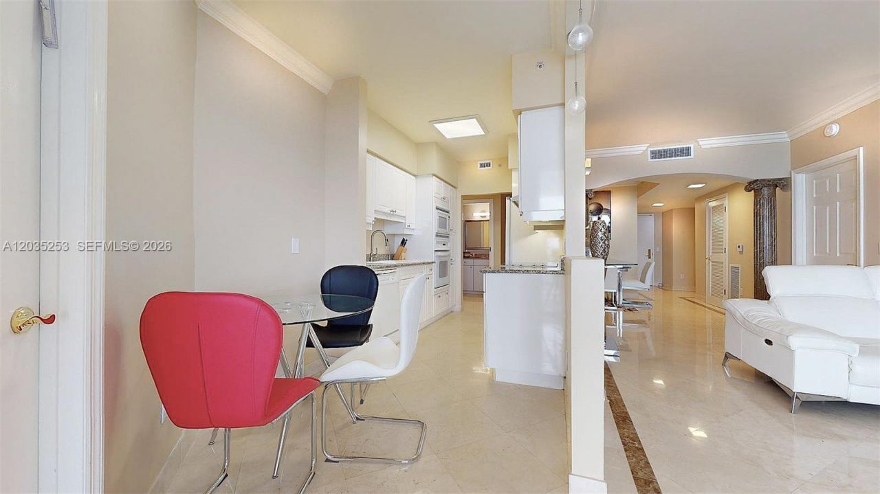 4779 Collins Ave , Unit 2708, Miami Beach, FL 33140 Photo