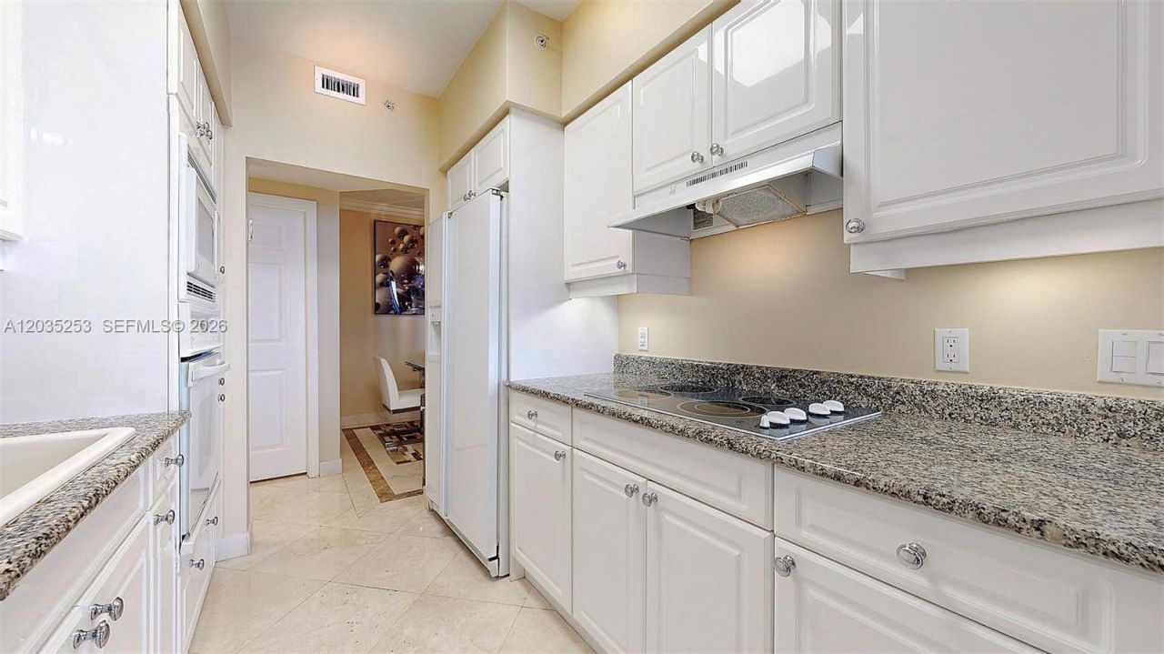 4779 Collins Ave , Unit 2708, Miami Beach, FL 33140 Photo
