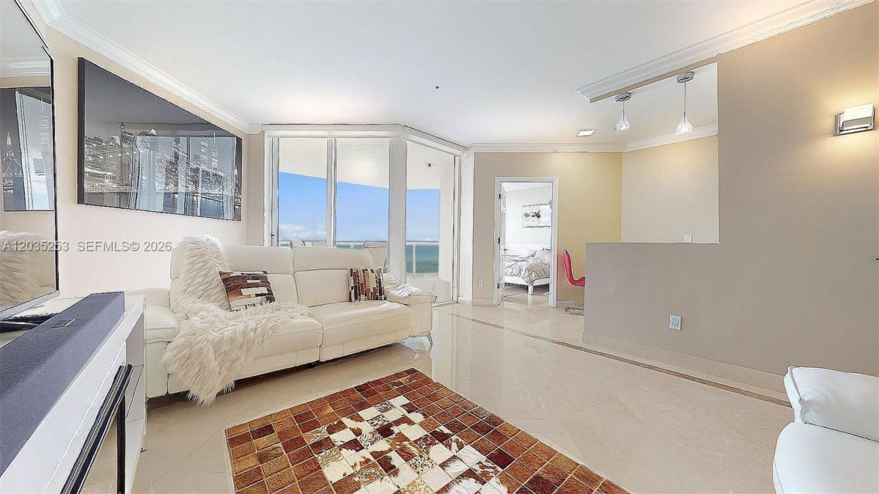 4779 Collins Ave , Unit 2708, Miami Beach, FL 33140 Photo