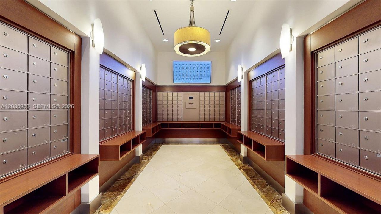 4779 Collins Ave , Unit 2708, Miami Beach, FL 33140 Photo