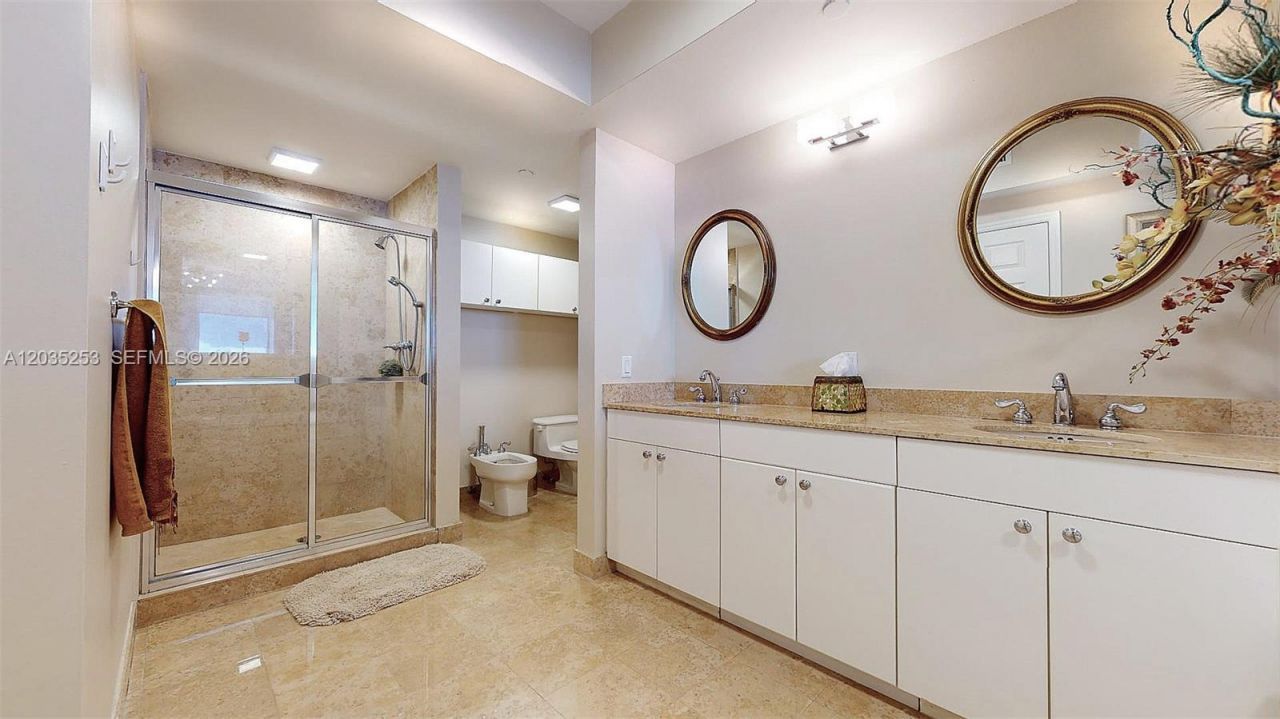 4779 Collins Ave , Unit 2708, Miami Beach, FL 33140 Photo