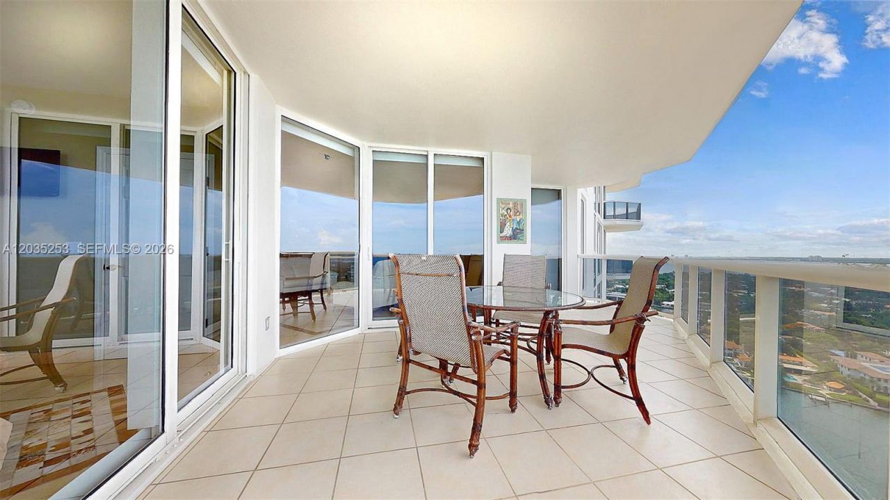 4779 Collins Ave, Unit 2708, Miami Beach, FL 33140 Photo