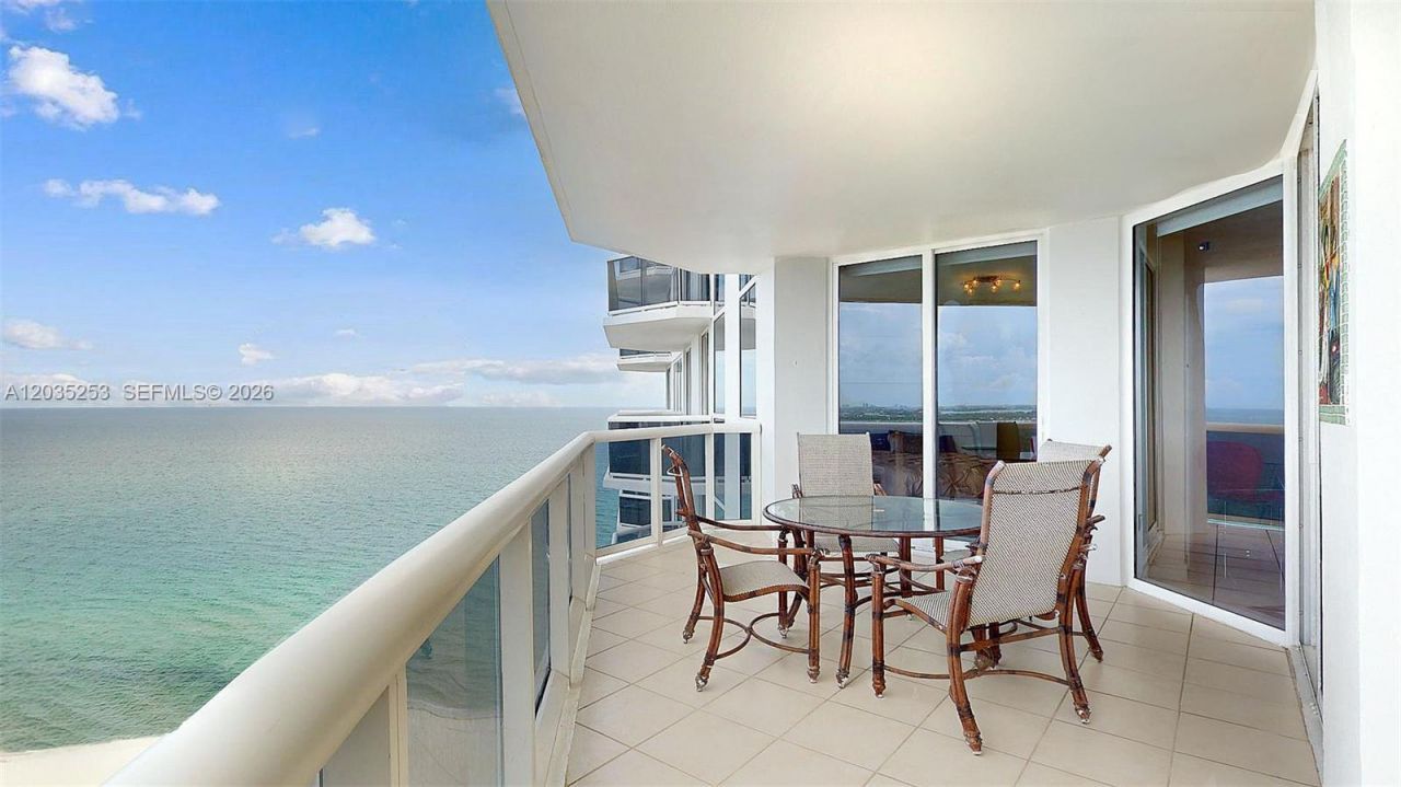 4779 Collins Ave , Unit 2708, Miami Beach, FL 33140 Photo