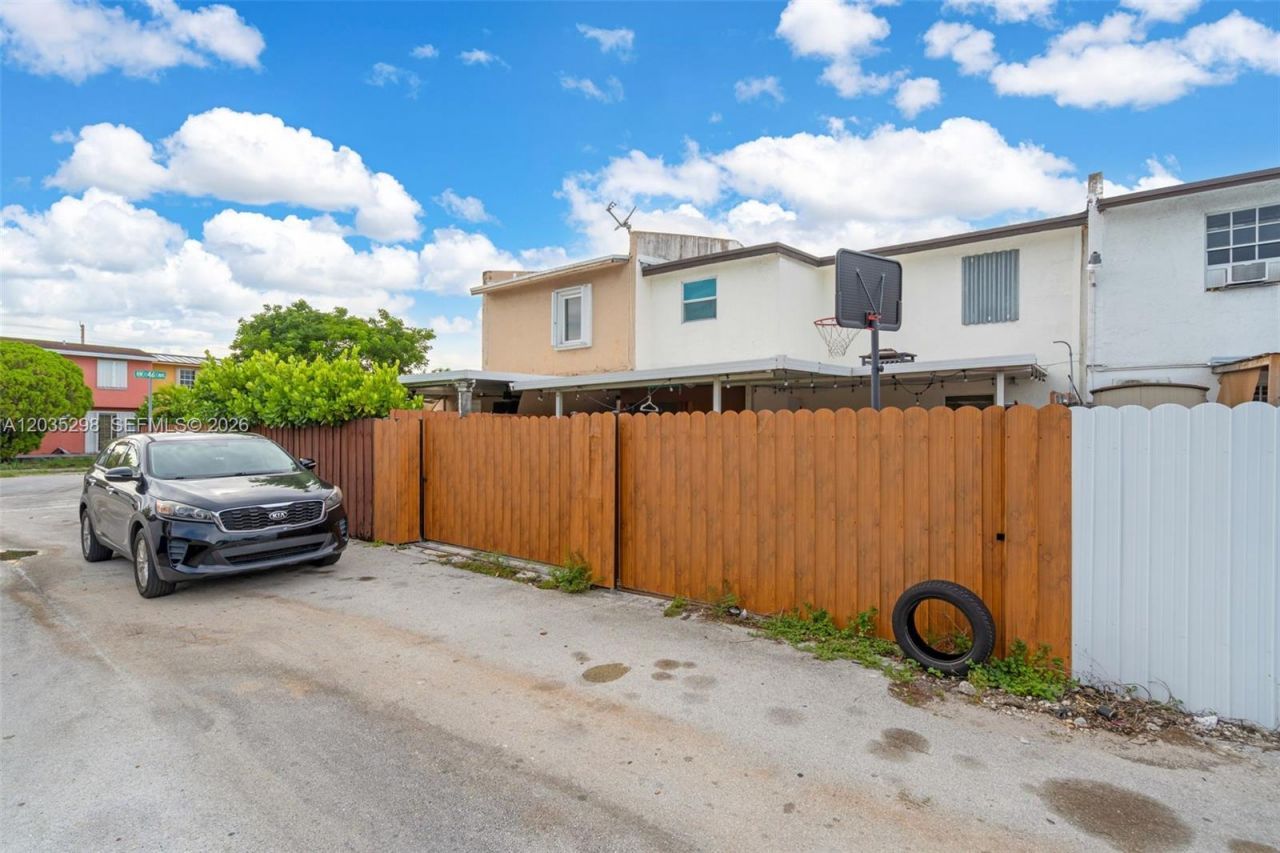 4522 NW 194th St, Miami Gardens, FL 33055 Photo