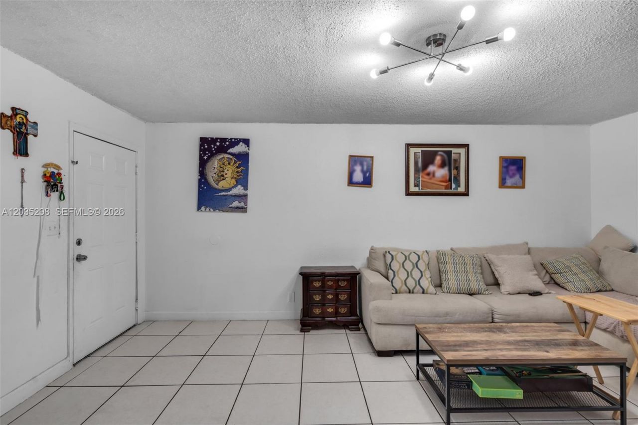 4522 NW 194th St, Miami Gardens, FL 33055 Photo