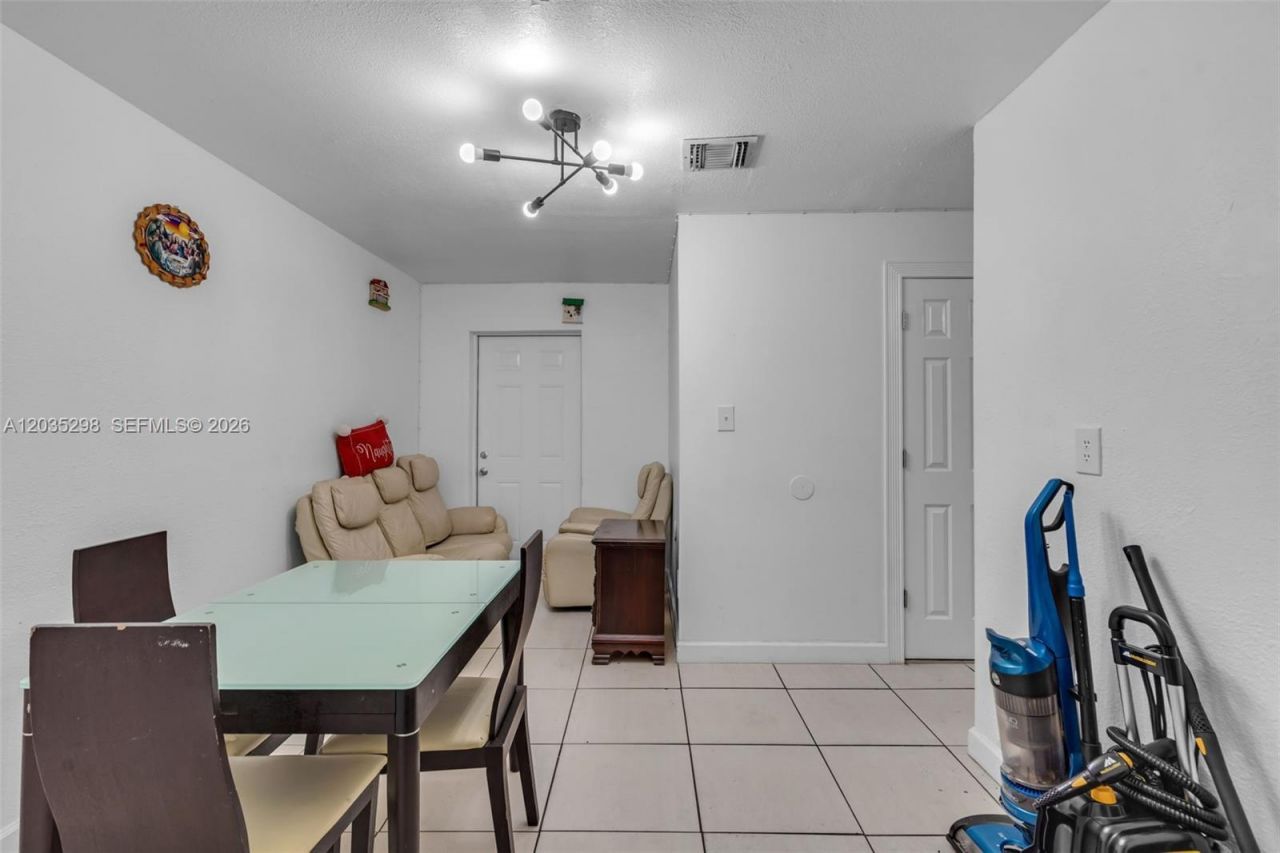 4522 NW 194th St, Miami Gardens, FL 33055 Photo