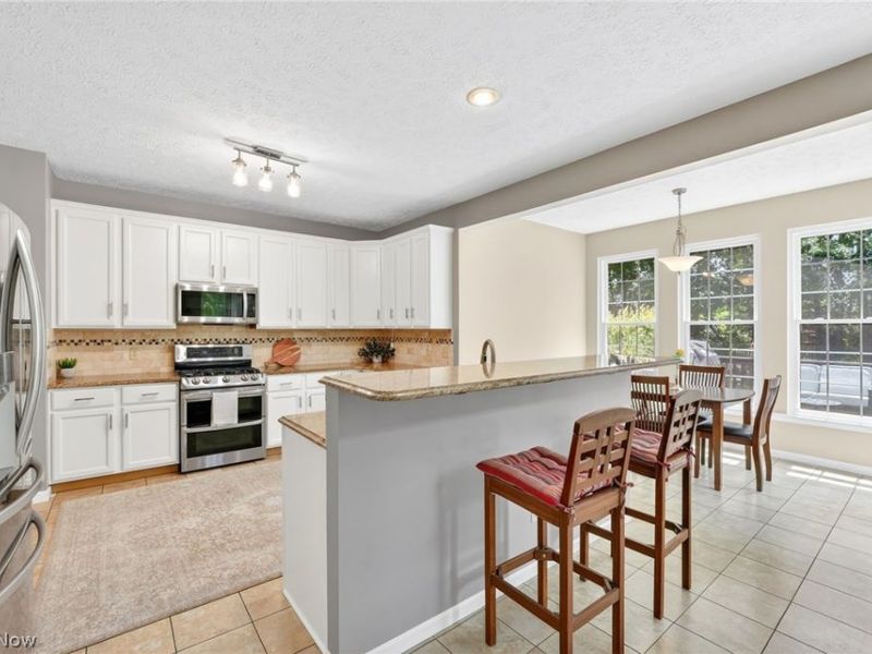33999 Hickory Court, Avon, OH 44011 Photo 11