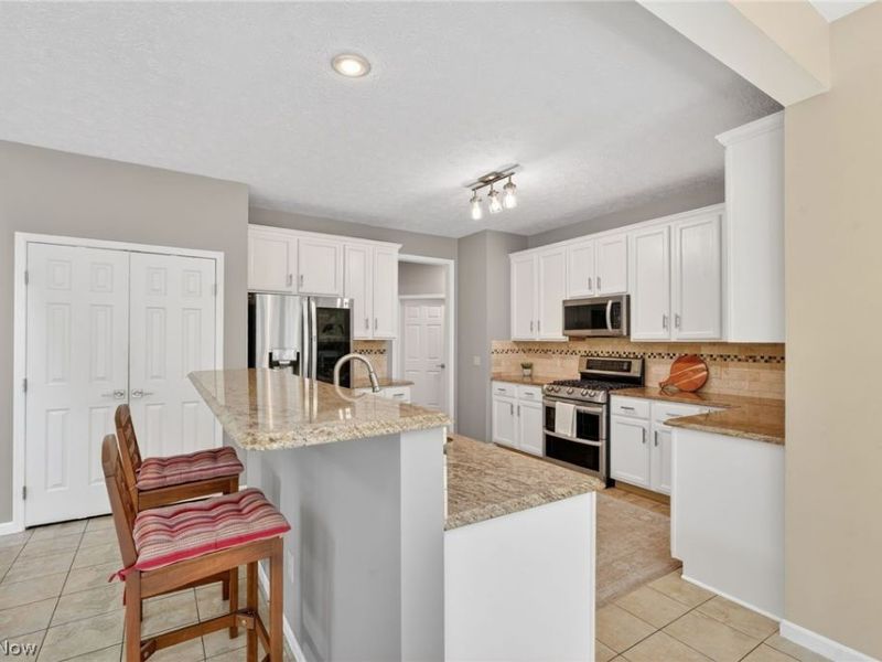 33999 Hickory Court, Avon, OH 44011 Photo 12