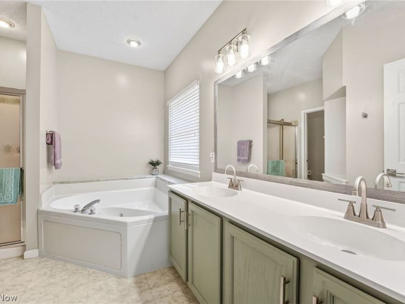 33999 Hickory Court, Avon, OH 44011 Photo 22