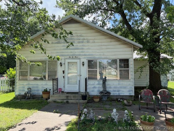 203 N Main Street , Quapaw, OK 74363