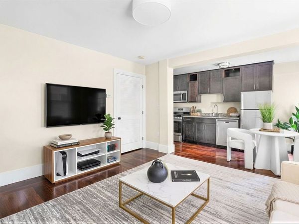 111 Eutaw St., Unit 1B, Boston, MA 02128