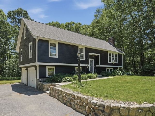 56 King Street, Uxbridge, MA 01569