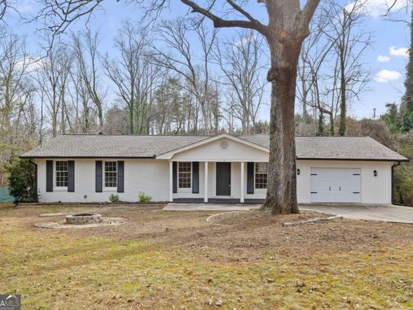 1180 Lakeshore Circle, Gainesville, GA 30501
