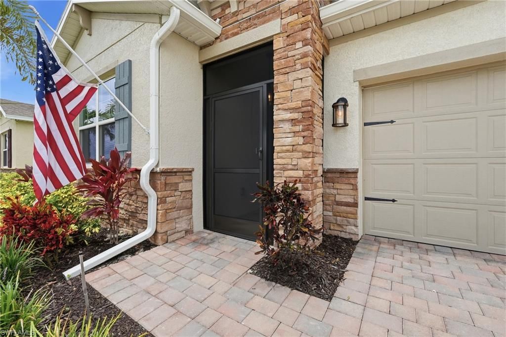 628 Parkshore Lake Ave, Cape Coral, FL 33993 Photo