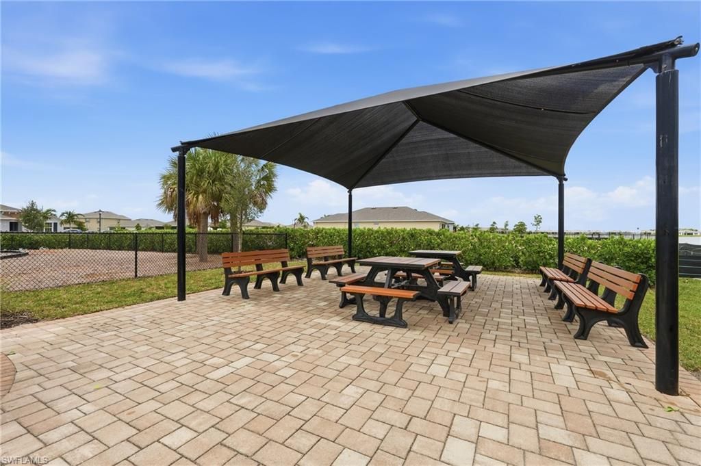 628 Parkshore Lake Ave, Cape Coral, FL 33993 Photo