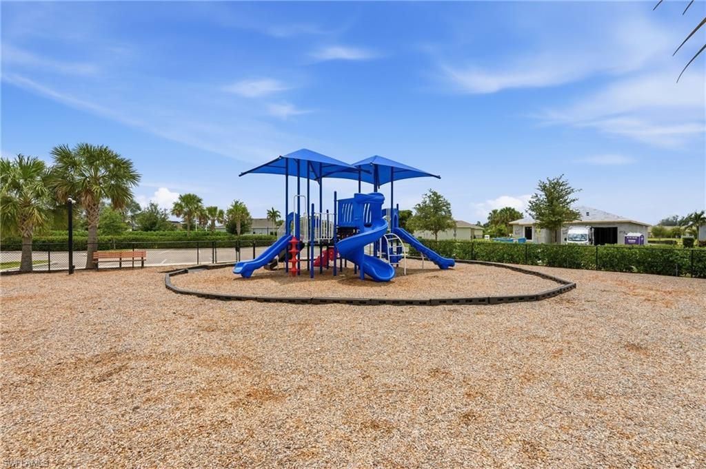 628 Parkshore Lake Ave, Cape Coral, FL 33993 Photo