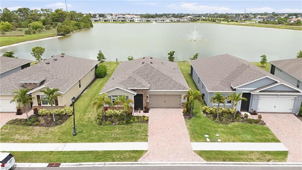 628 Parkshore Lake Ave, Cape Coral, FL 33993 Photo