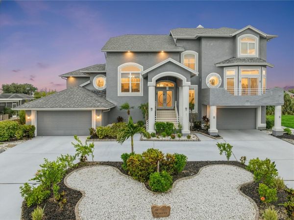 807 CHIPAWAY DRIVE , APOLLO BEACH, FL 33572