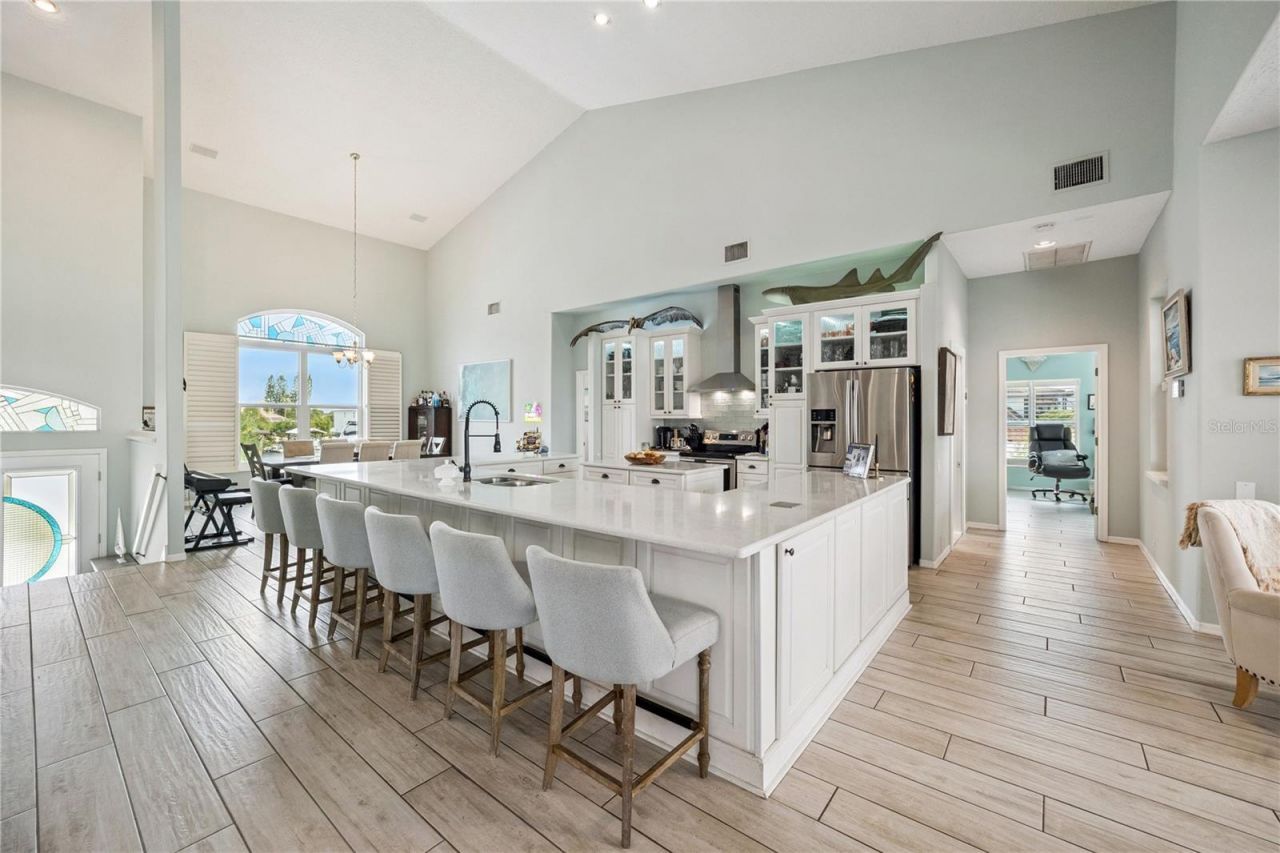807 Chipaway Drive, Apollo Beach, FL 33572 Photo