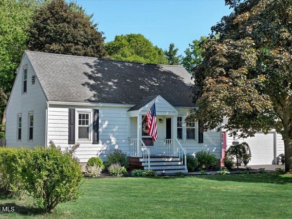 3025 Evelyn Drive, Guilderland, NY 12303