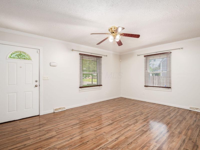 3373 Eisenhower Road, Columbus, OH 43224 Photo 11