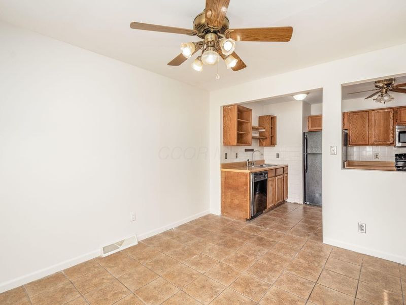 3373 Eisenhower Road, Columbus, OH 43224 Photo 18