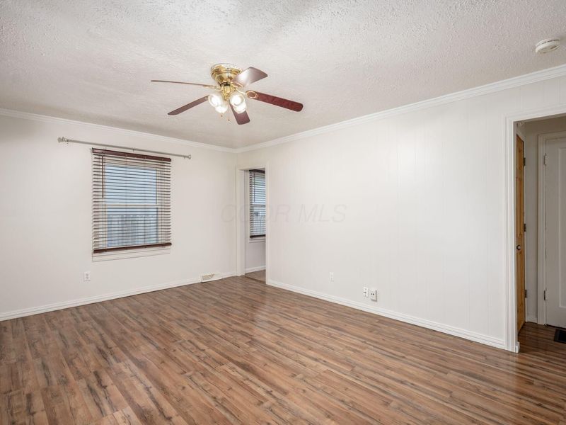 3373 Eisenhower Road, Columbus, OH 43224 Photo 8