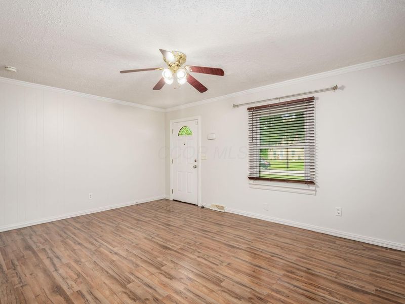 3373 Eisenhower Road, Columbus, OH 43224 Photo 9